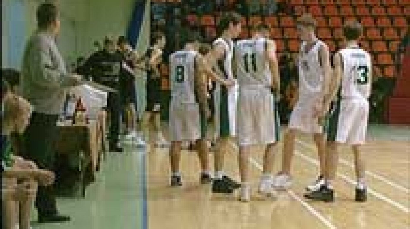 В Пензе проходят соревнования по баскетболу