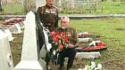 Горожане возложили цветы к солдатским могилам