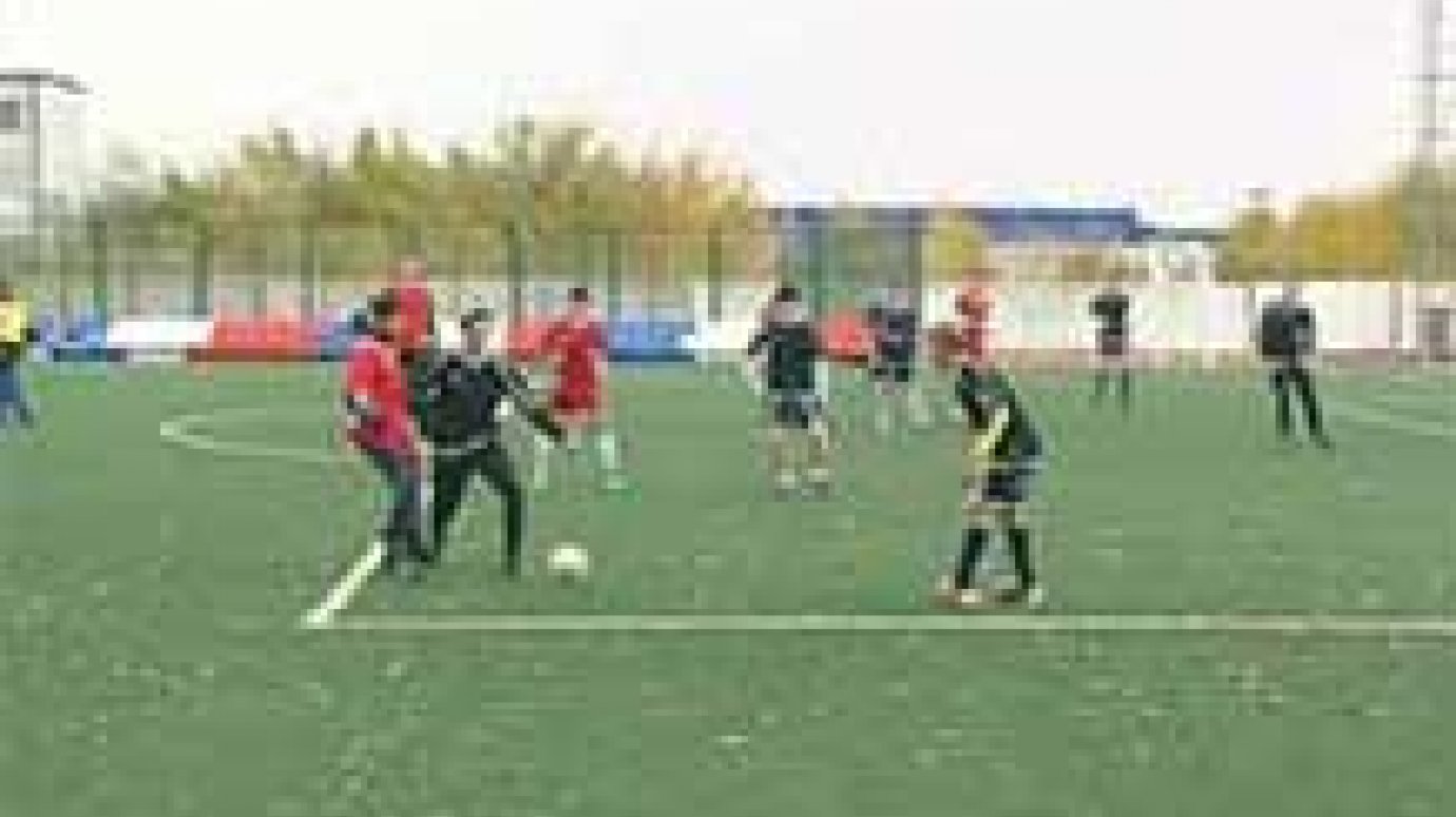В Пензе стартовал студенческий турнир по футболу