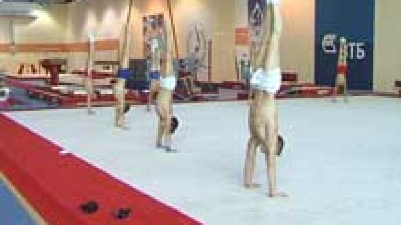 Наши гимнасты тренируются с атлетами из Сызрани