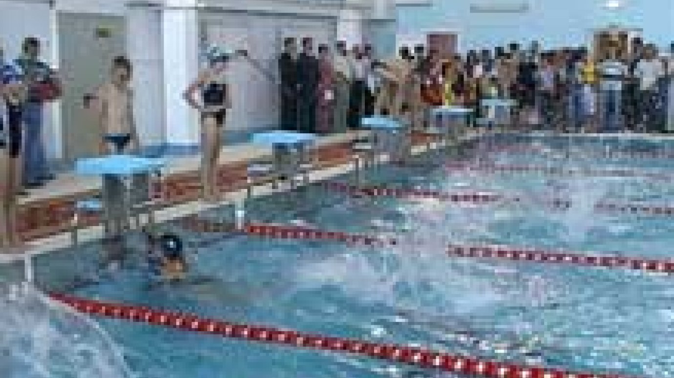 Мокшанским школьникам подарили большой бассейн