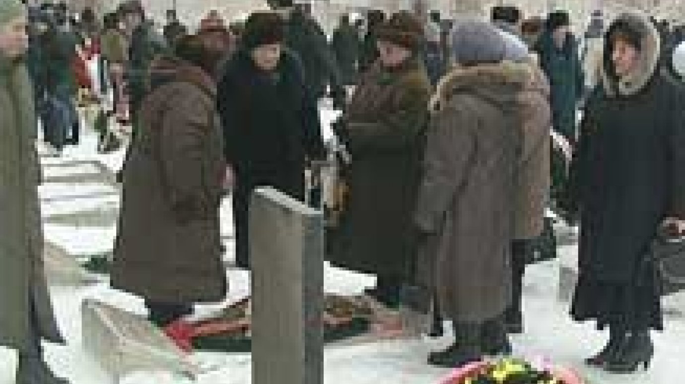 На Мироносицком кладбище вспомнили погибших солдат