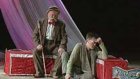 Московские актеры показали назидательную комедию