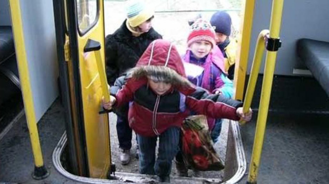 В Бессоновском районе организован бесплатный проезд для школьников