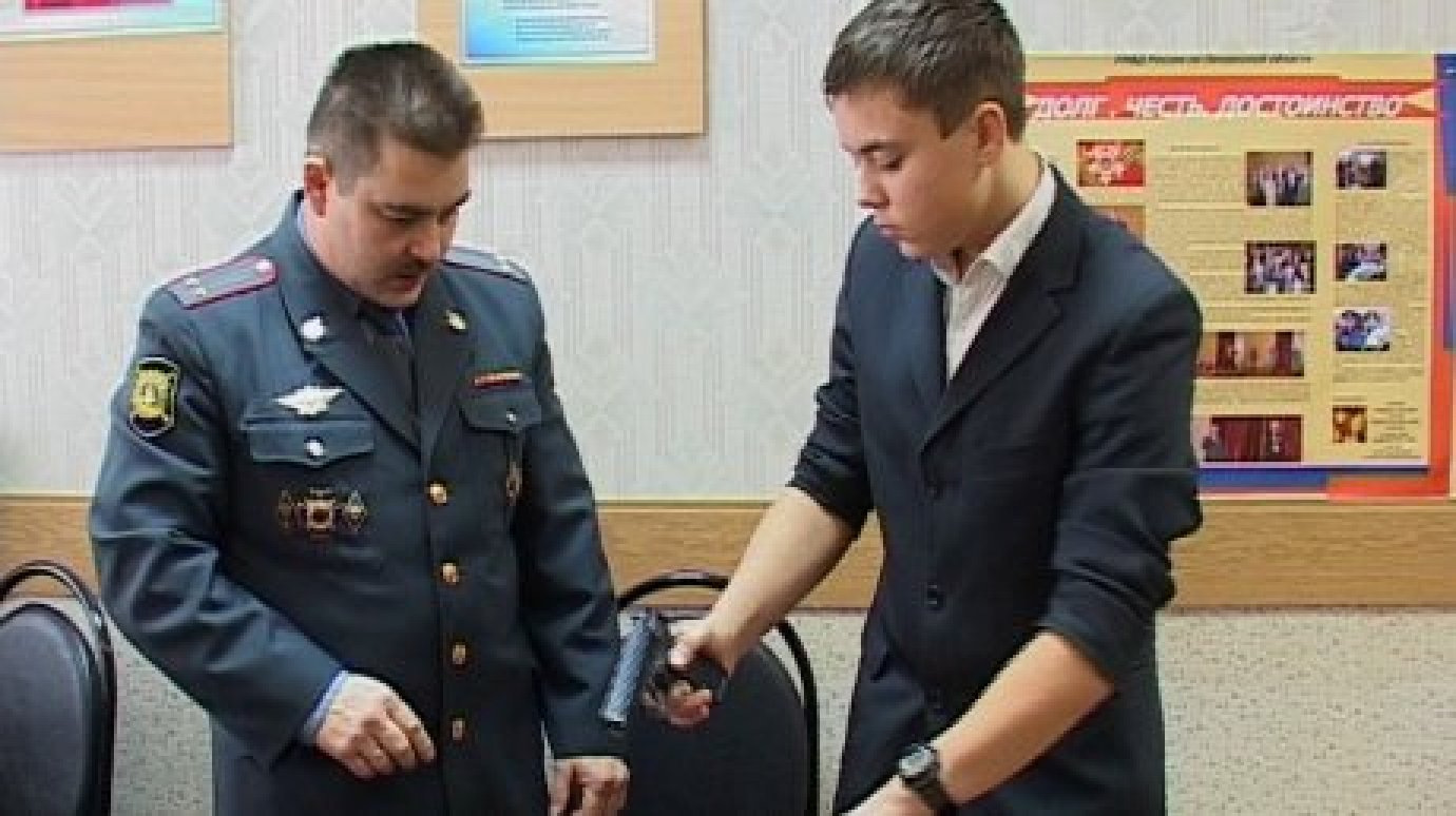 Власти Кузнецка занялись популяризацией армейской службы