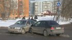 В аварии в Терновке пострадали две иномарки