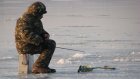 Сотрудники МЧС прогоняют пензенских рыбаков с хрупкого льда