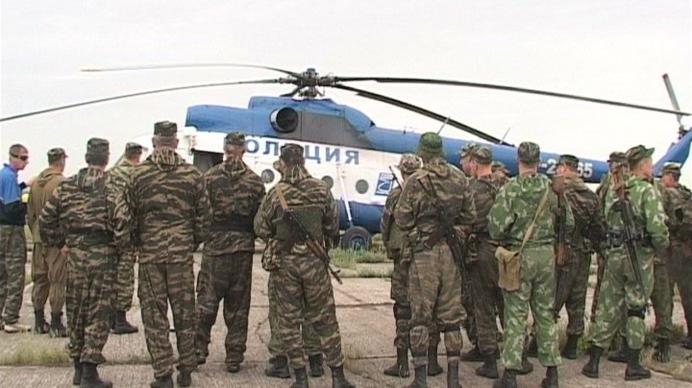 Пензенские омоновцы провели учения с использованием вертолета