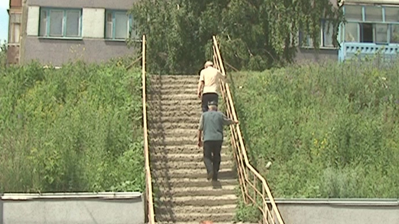 Лестница между домами на ул. Кижеватова опасна для жизни