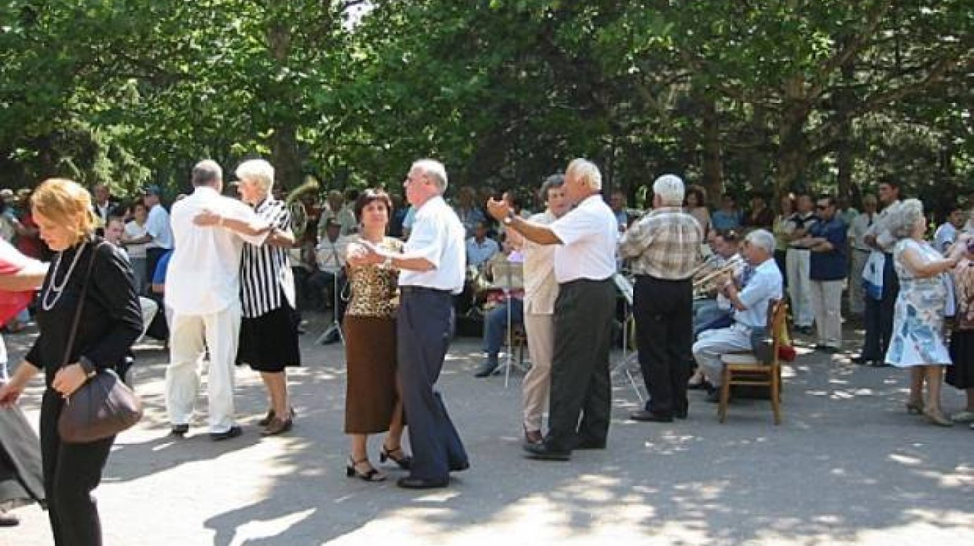 В конкурсе «Мои года - мое богатство» принял участие 92-летний танцор