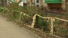 Трактор коммунальщиков протаранил забор на ул. Коммунистической