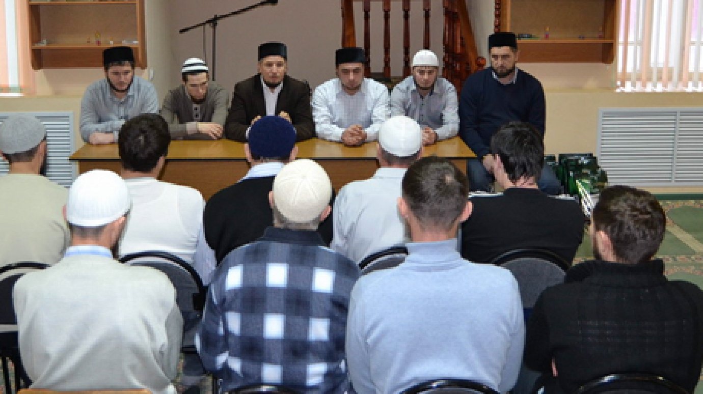 Девять мусульман получили право заниматься религиозной деятельностью