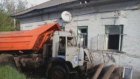 «КамАЗ» снес стену жилого дома в Пермском крае