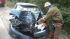 Водитель «Лады» врезался в стелу на въезде в Кузнецк