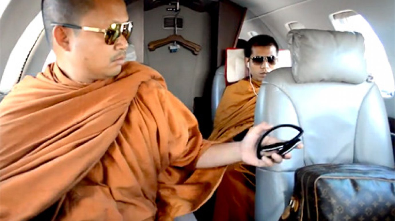В Таиланде конфисковали имущество погрязшего в роскоши монаха