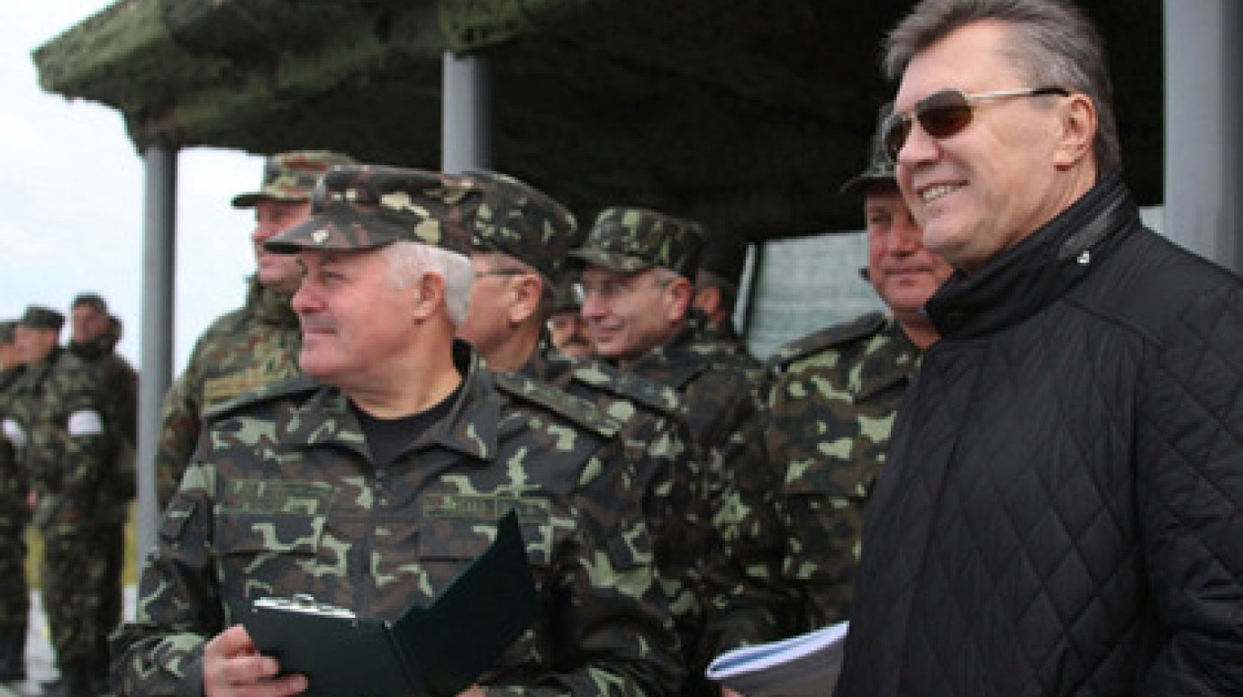 Во время учений с участием Януковича обстреляли озеро с рыбаками