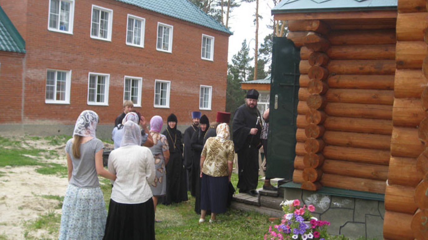 Во вновь открывшийся монастырь в Никольском районе приезжают паломники