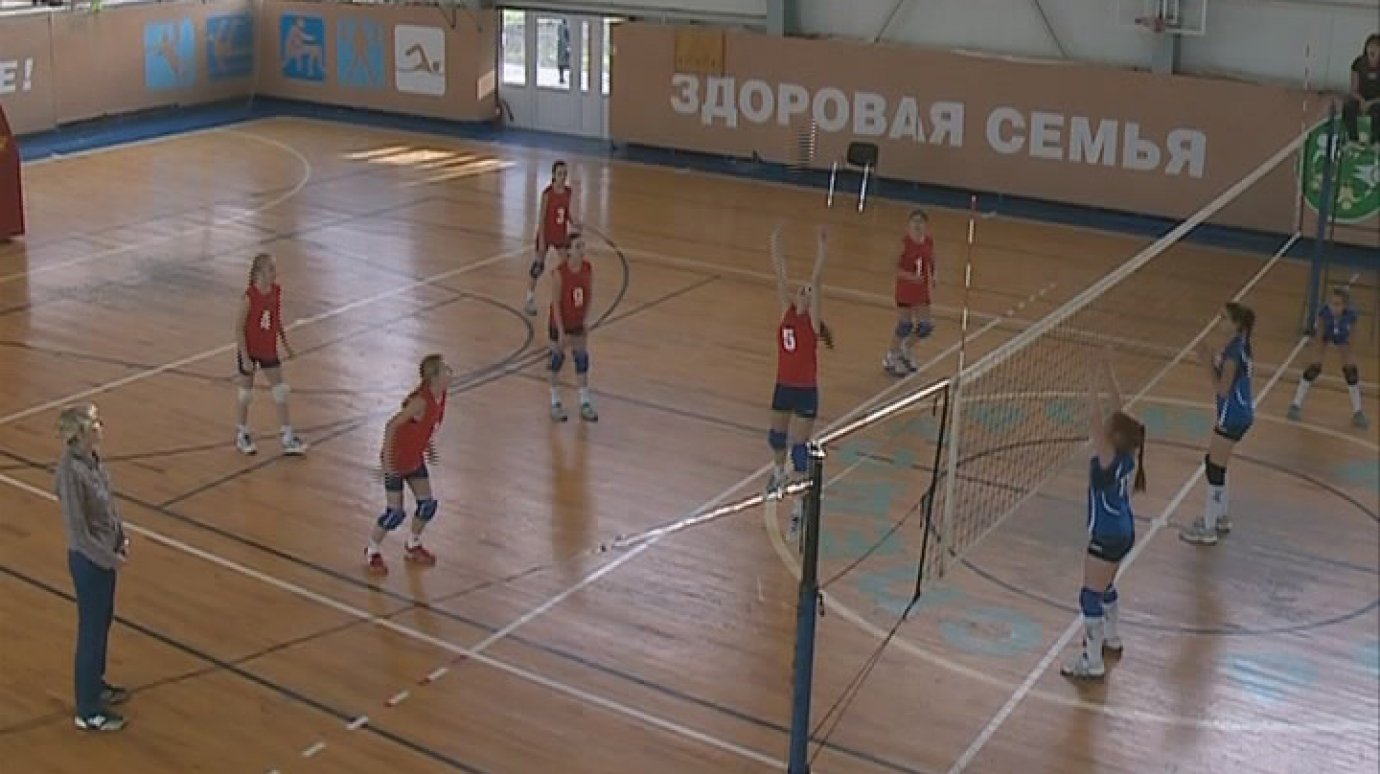 В Пензе продолжается волейбольный турнир памяти судьи А. Шендера