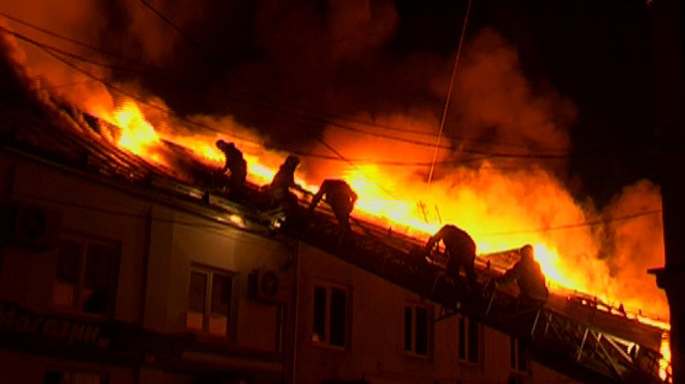 Ночной пожар на улице Володарского потушили за час