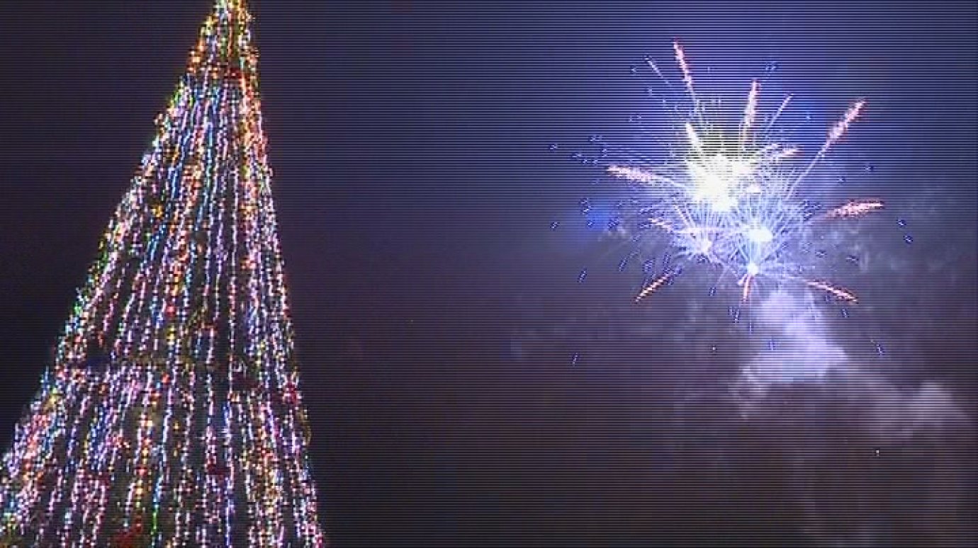 Тысячи пензенцев провели праздничную ночь у главной елки города