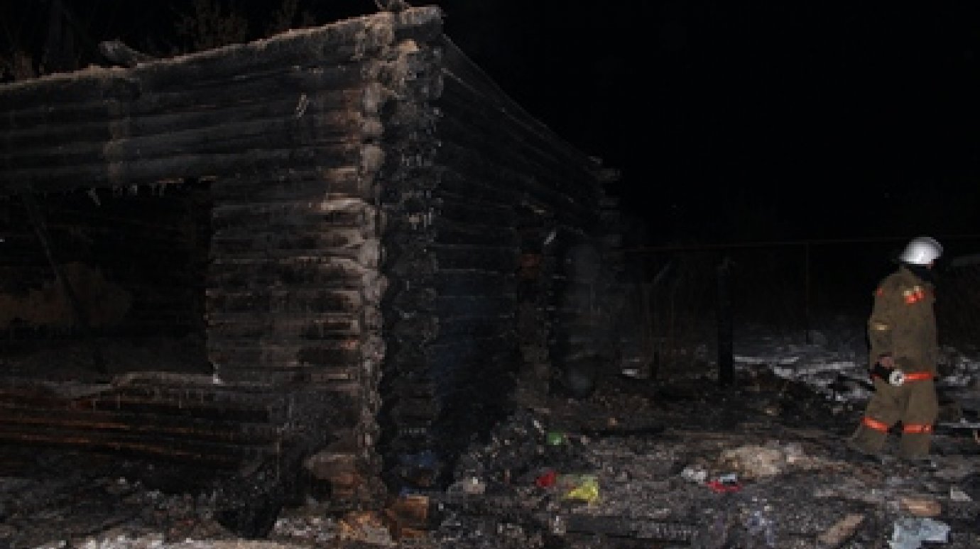 При пожаре в Кузнецком районе погибли трое бездомных