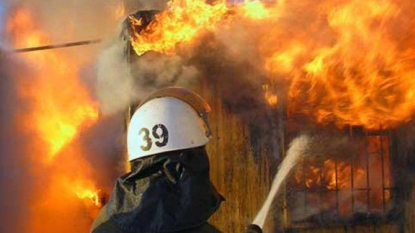 При пожаре в Бековском районе погибла 49-летняя женщина