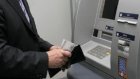 Полиция просит банки быть бдительными при переводе крупных сумм