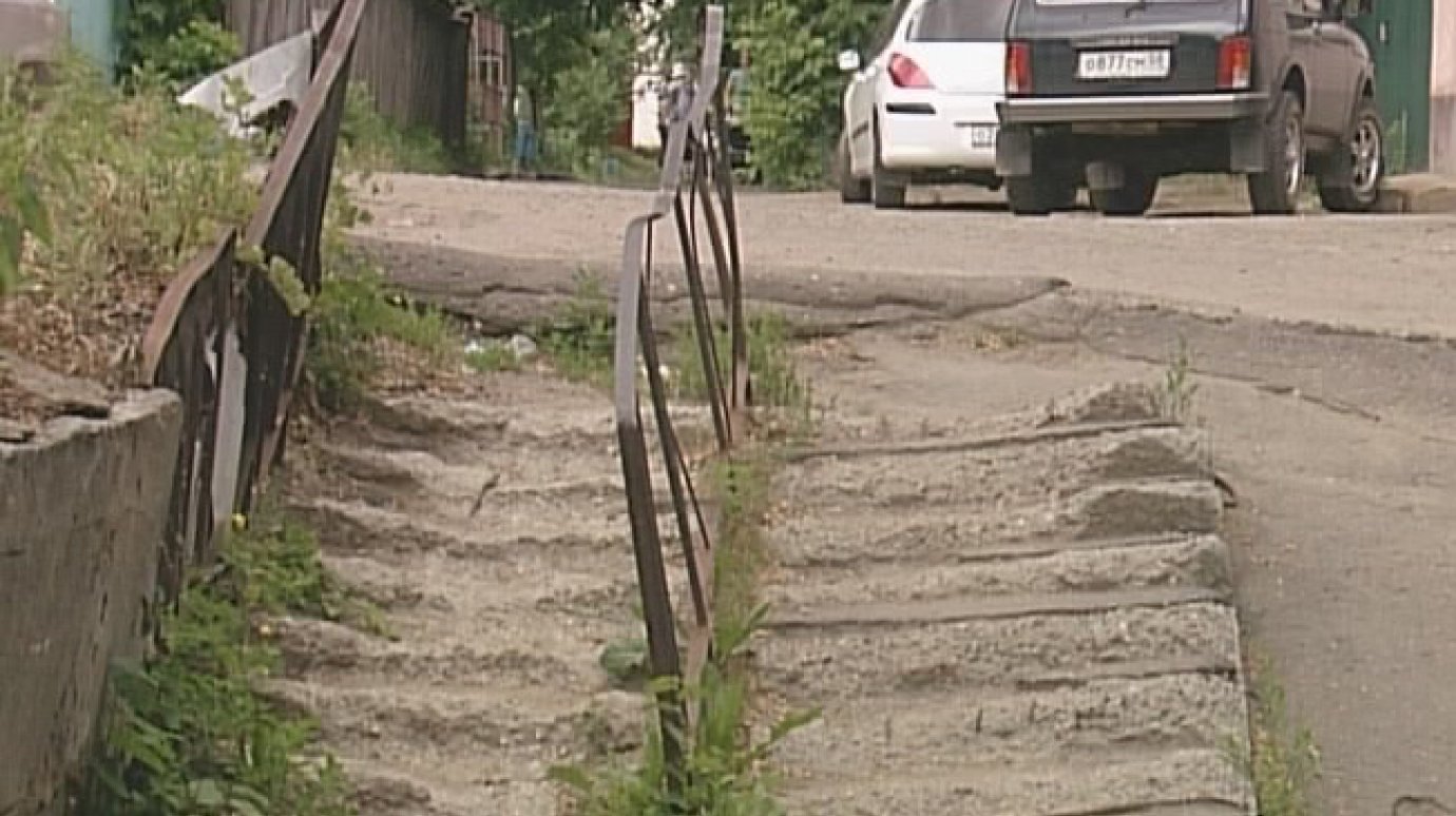 Лестница на улице Чкалова может стать причиной травмы