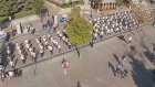 1 000 школьников участвовали в массовой зарядке на ул. Московской