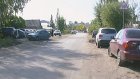 Водители превратили тротуар на Ростовской в стоянку для машин