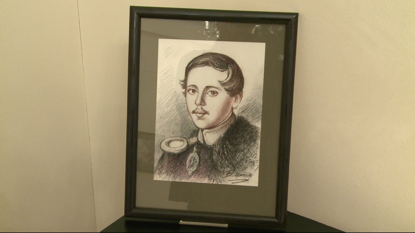 В литературном музее открылась выставка Виктора Шапова