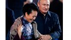 Китайская цензура удалила видео с галантным жестом Путина