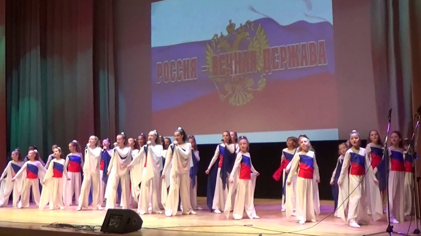 Группа «Премиум» из гимназии № 44 выступила в театре Российской армии