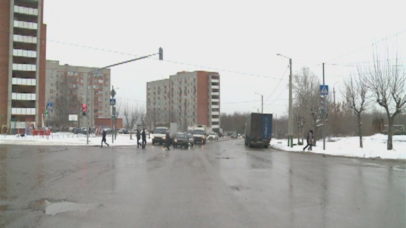 На перекрестке Ульяновской и Минской установили светофор