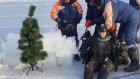 На дне Охотского моря установили новогоднюю елку