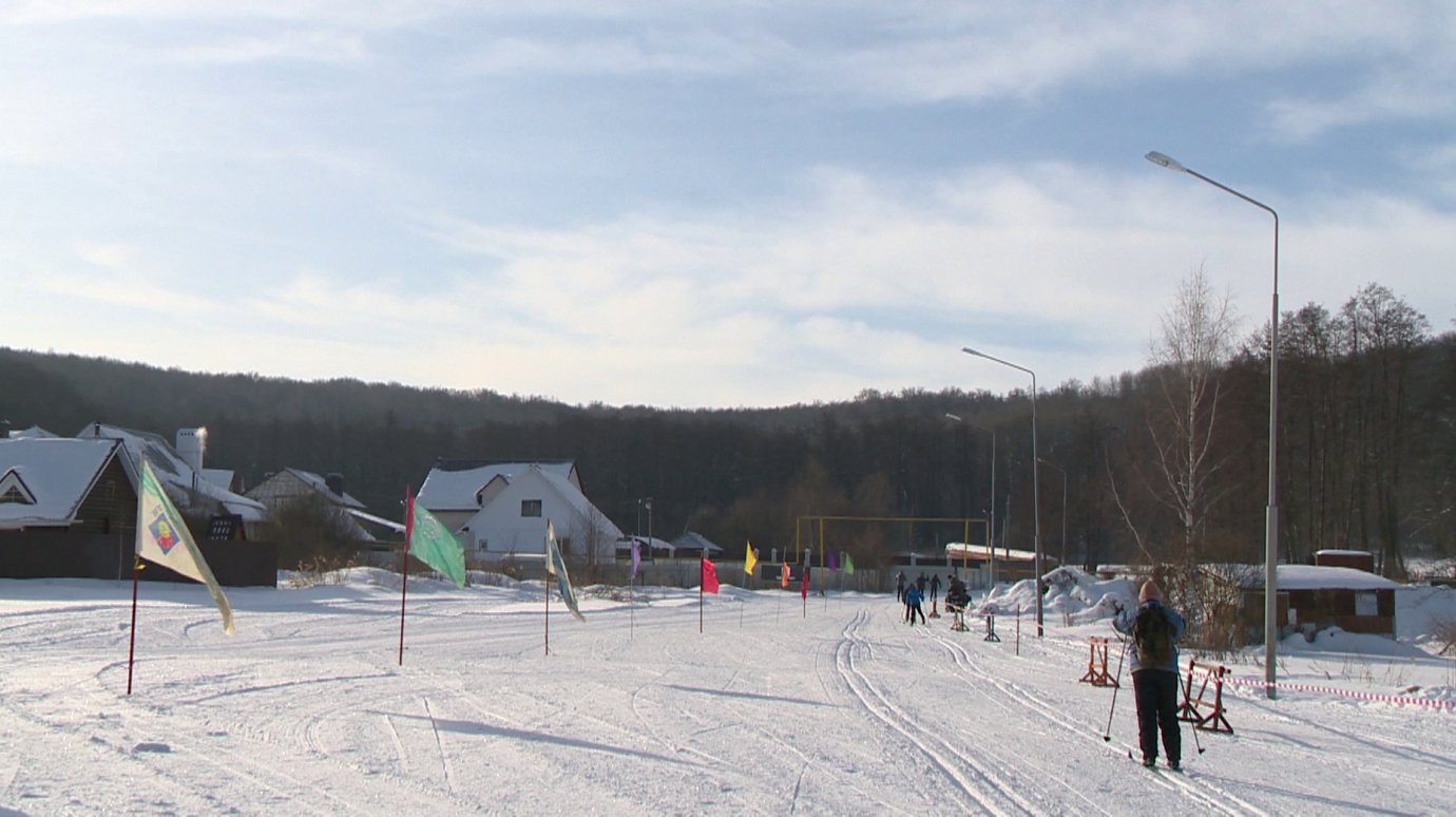 Около 100 жителей области участвовали в соревнованиях по лыжным гонкам