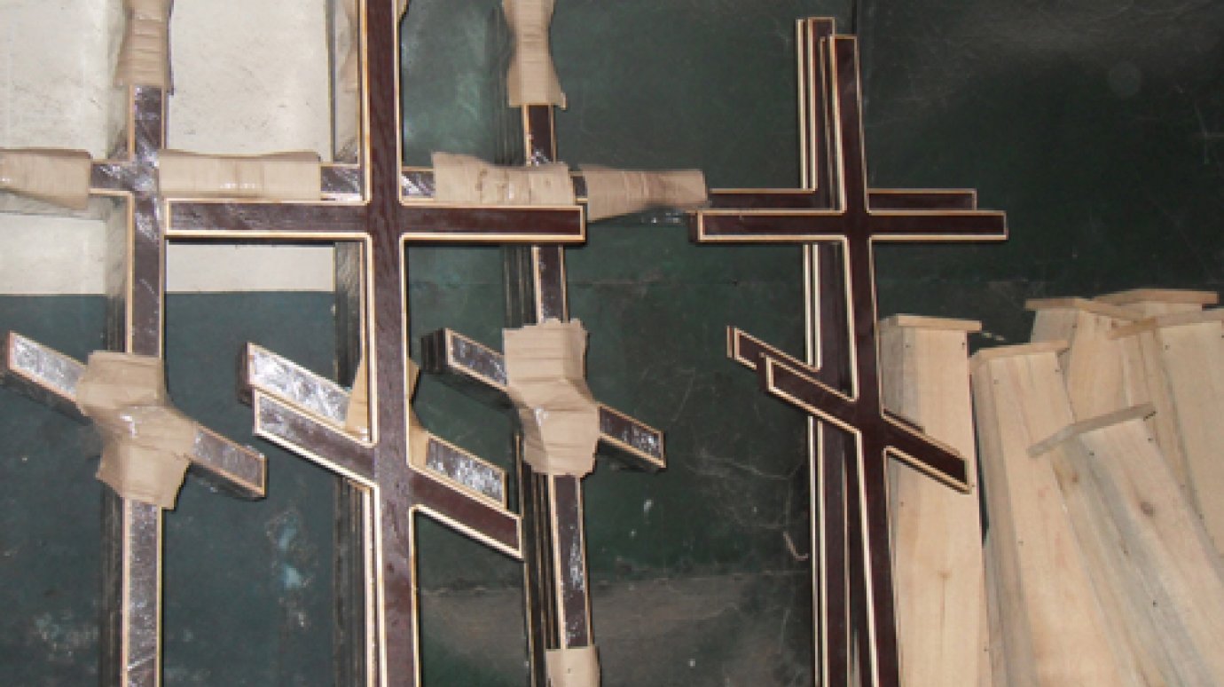 Две жительницы Явлейки красили кресты без трудовых договоров