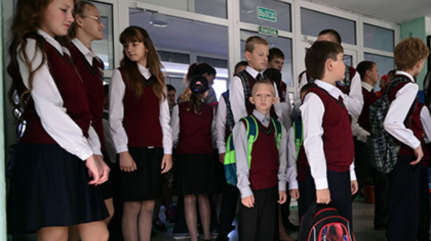 В Госдуме усомнились в необходимости ежедневного исполнения гимна в школе