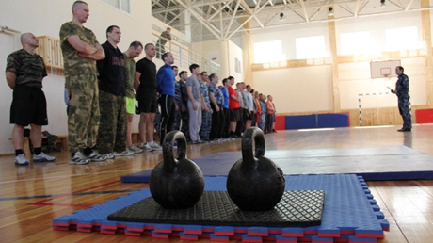 Сотрудники УФСИН приняли участие в турнире по гиревому спорту