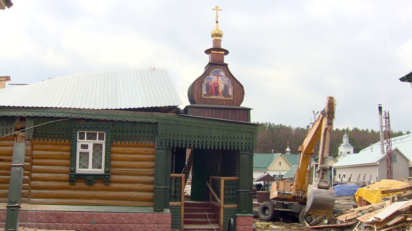 Жители Михайловской обители не планируют строить храм в другом месте