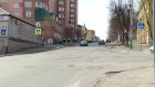 Дорога на ул. Володарского полностью покрыта ямами