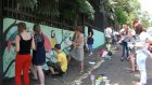 Юные художники расписали ограждение Пензенского зоопарка