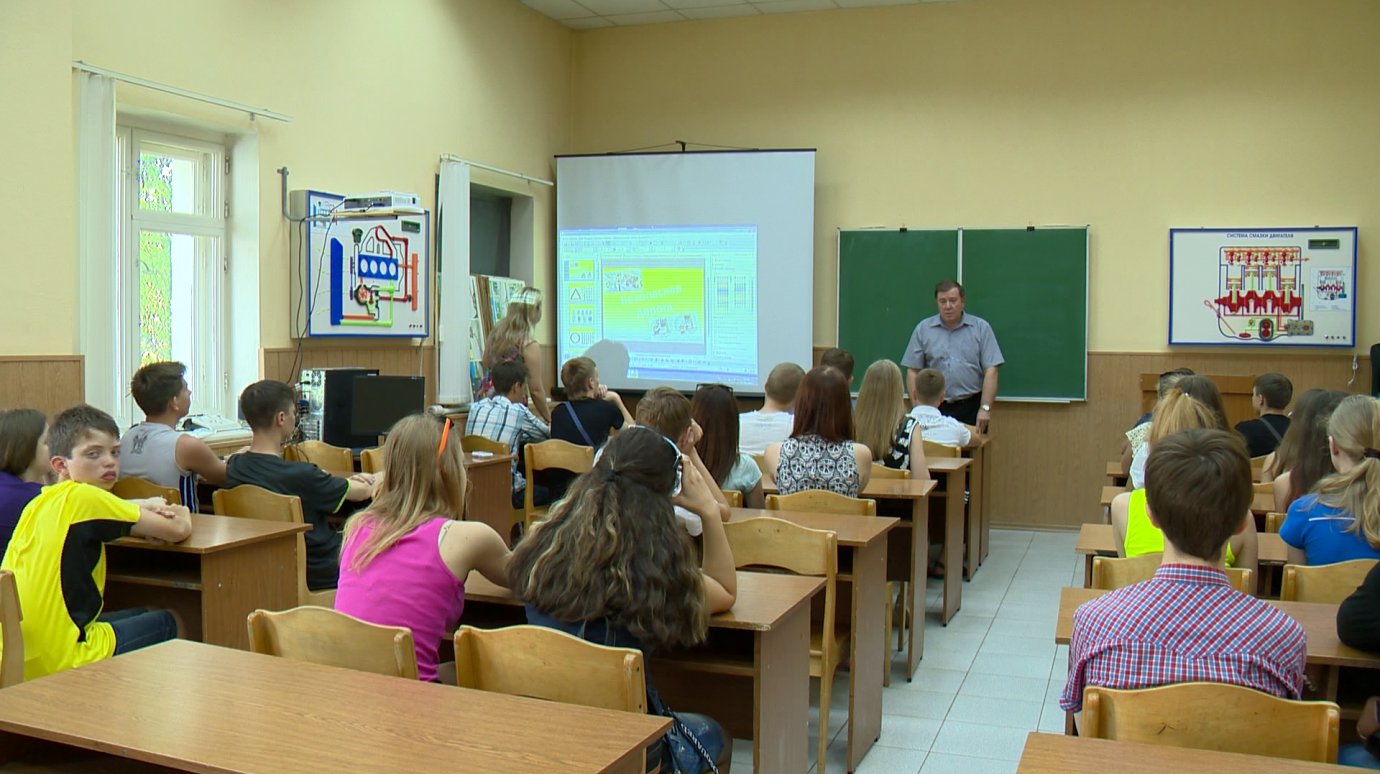 Преподаватели пензенского вуза провели урок для учеников школы № 64