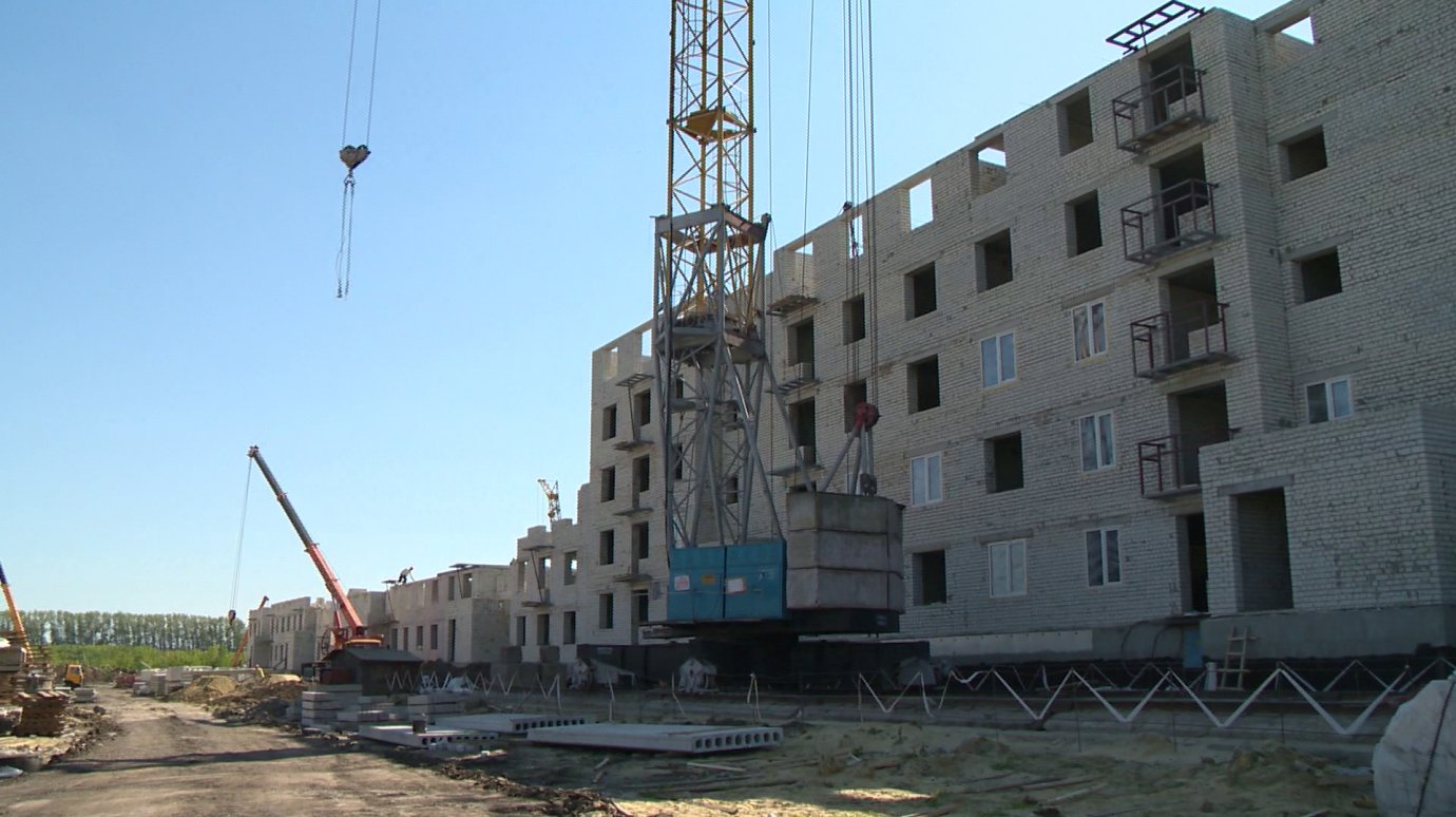В Октябрьском районе строятся дома для переселенцев из ветхого жилья