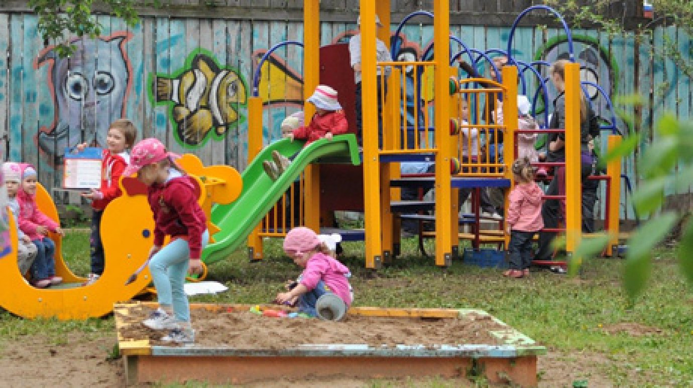 Минобр региона обещает создать в 2015 году 2 015 мест в детсадах