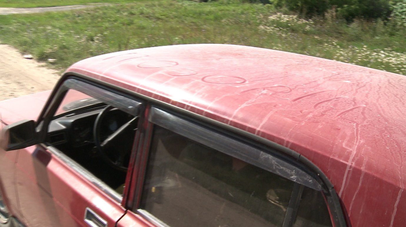 Жители Оленевки страдают от дорожной пыли