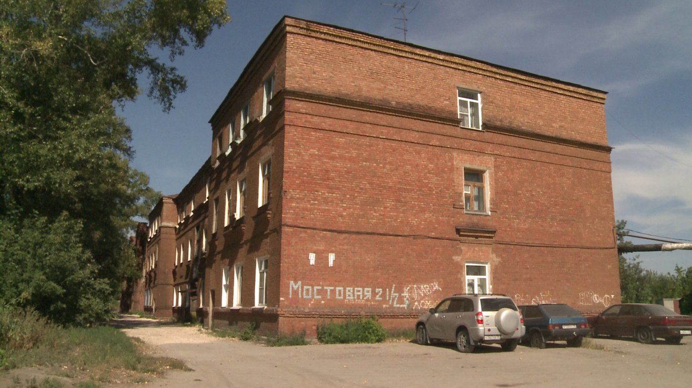 Жители дома на Мостовой отказываются переселяться в Зарю