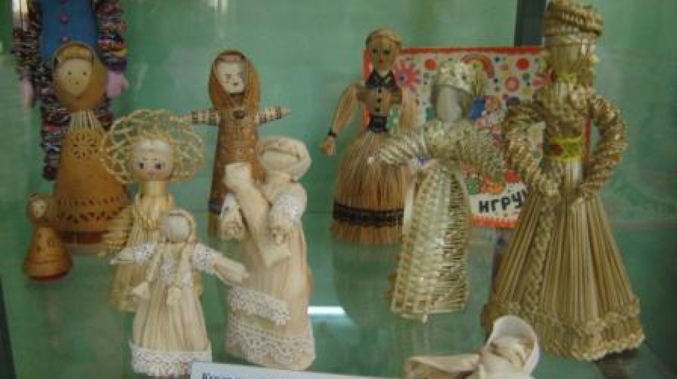 В Доме народного творчества проходит выставка русских кукол