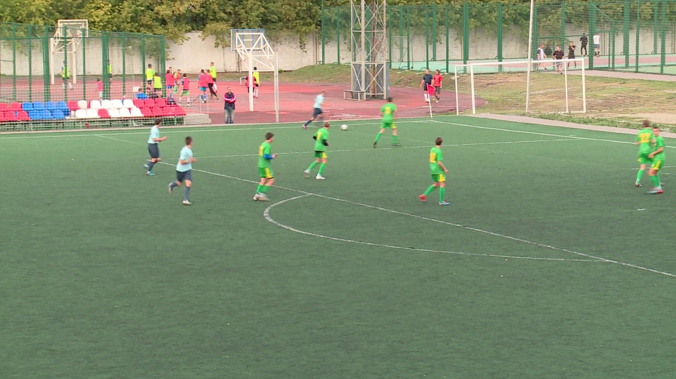 Футболисты из клуба «Зенит» стали лидерами юниорского первенства области