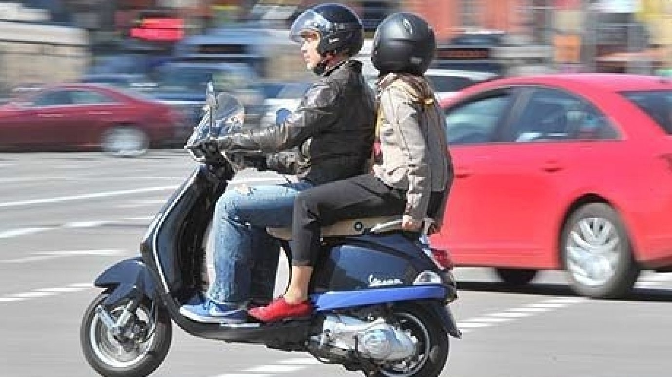 Двое 18-летних пензенцев на скутере ограбили девушку и пенсионерку